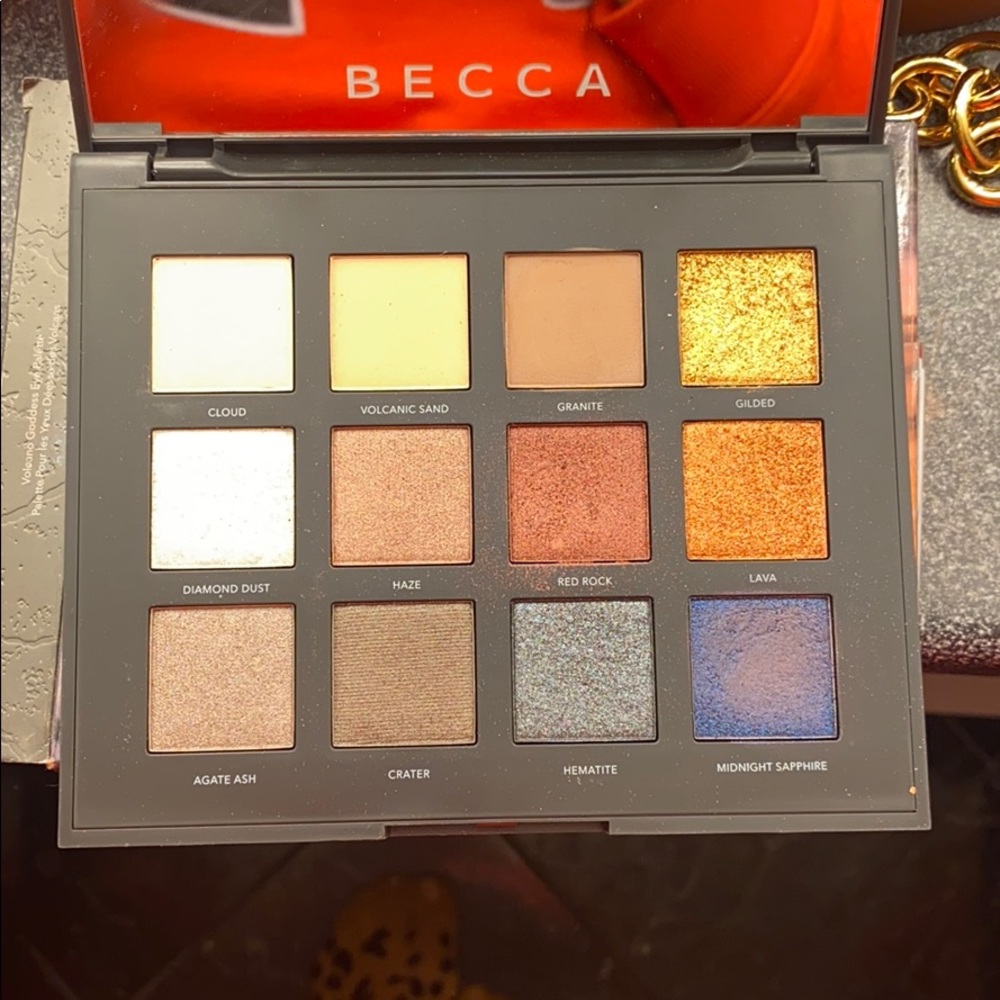 Becca volcano Goddess eyeshadow pallet